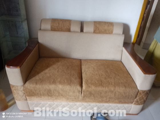 Segun Wood Godi Sofa